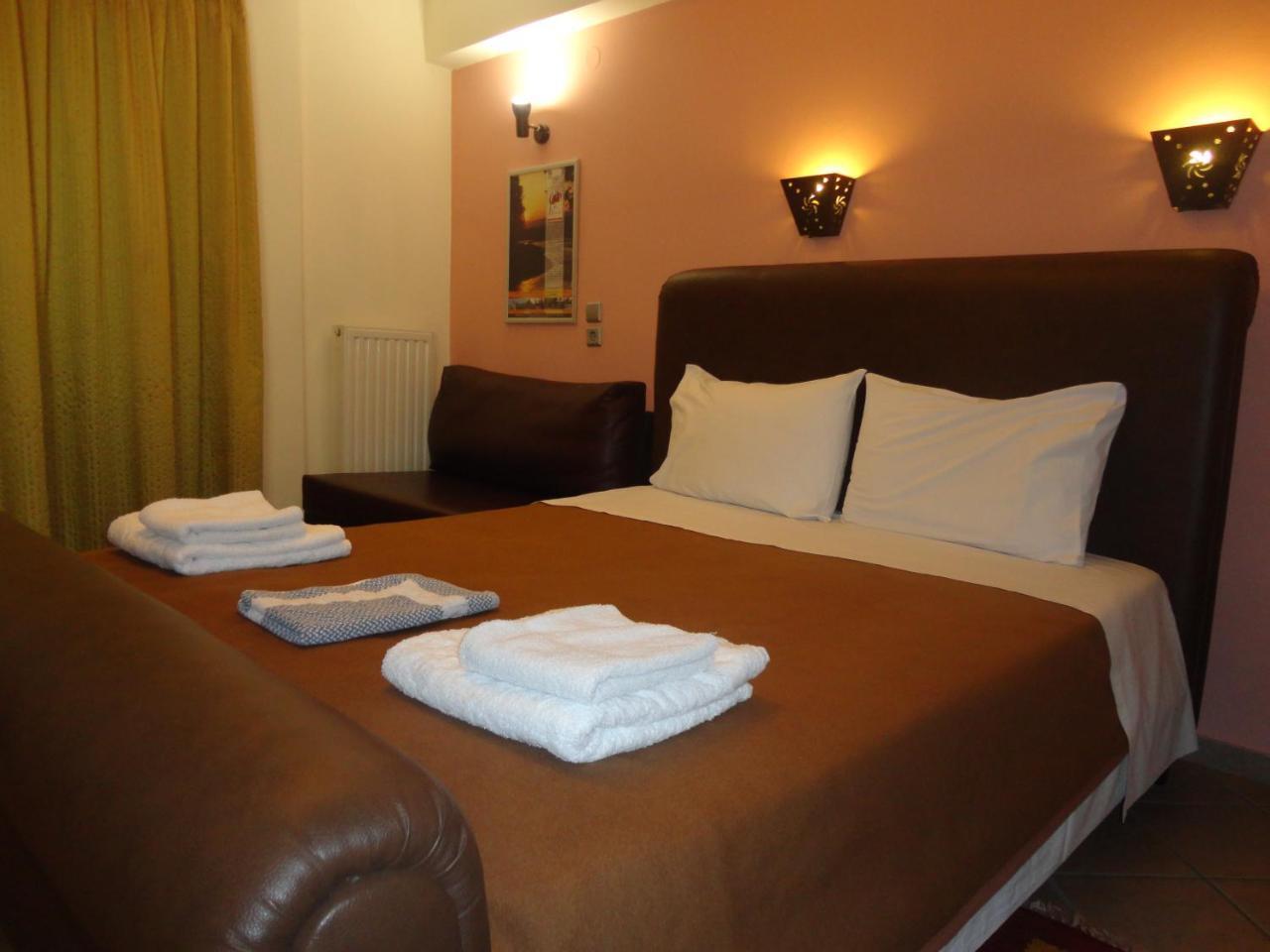 Lirio Guest House Makrakómi Buitenkant foto